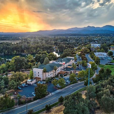 Hilton Garden Inn Redding Exteriér fotografie