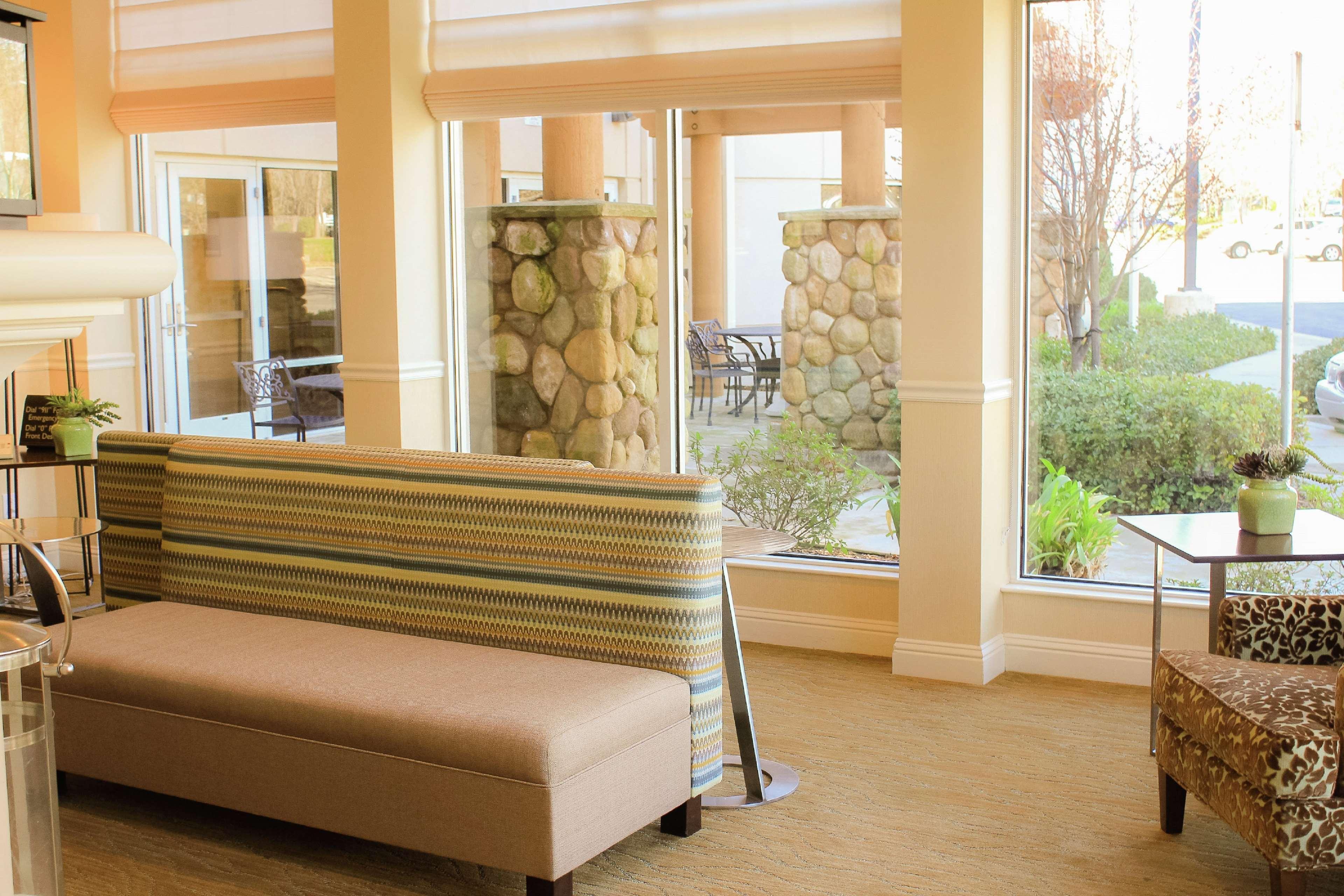 Hilton Garden Inn Redding Exteriér fotografie