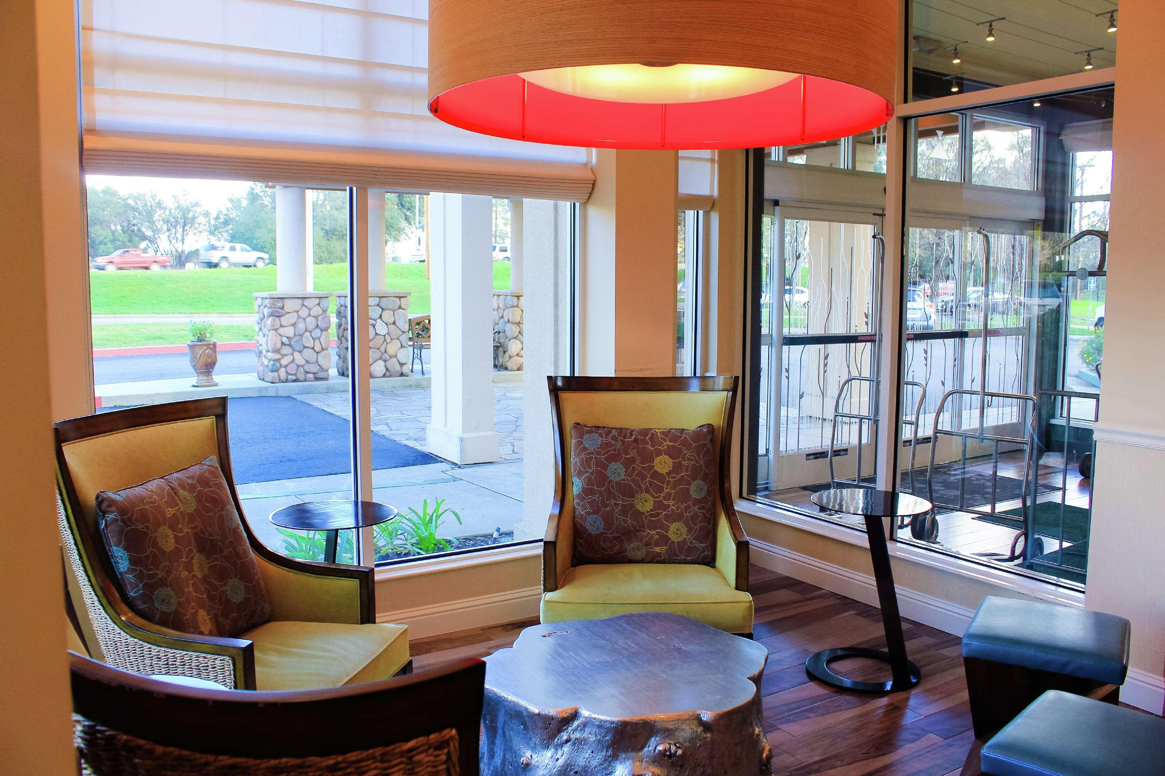 Hilton Garden Inn Redding Exteriér fotografie